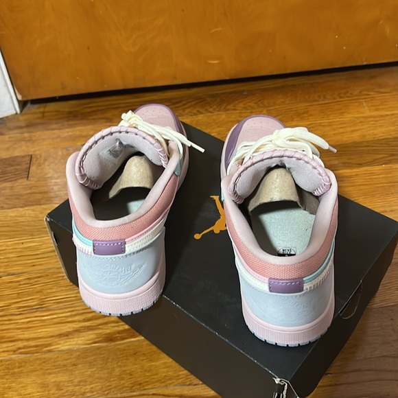 Air Jordan 1 Low SE champagne/coconut milk 8W - Picture 2 of 4